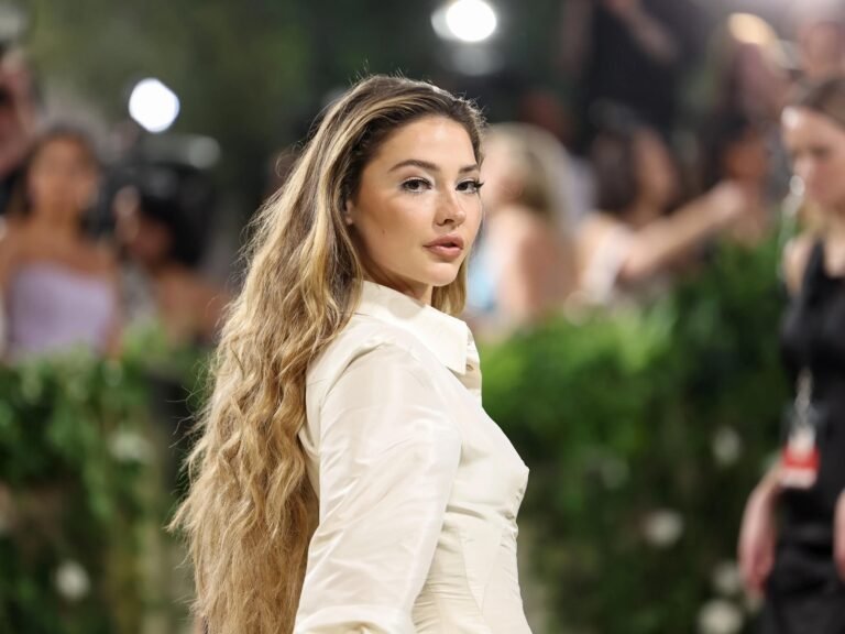 Madelyn Cline – A Complete Look at the Rising Star